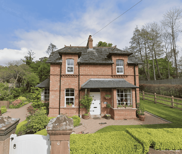 Photo of Brook Cottage, a historic building in Belfast