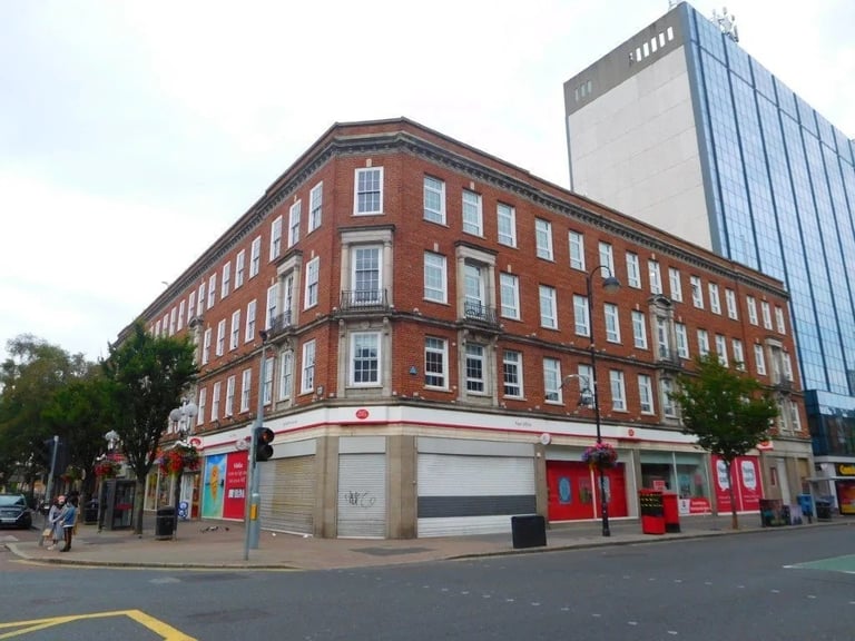 Photo of Arnott House, a historic building in Belfast